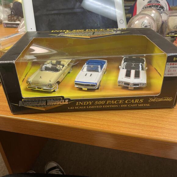 ERTL Collectibles Indy 500 Pace Cars, American Muscle; 1/43-scale Die Cast Metal - Picture 1 of 4